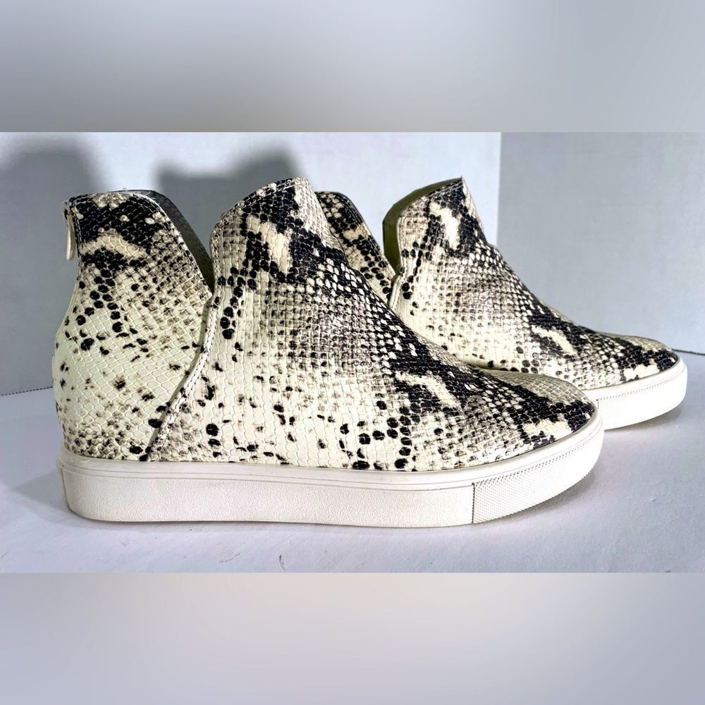 Steve Madden Claud Snakeskin Wedge Women’s Sneaker Bootie Zip Size 9
